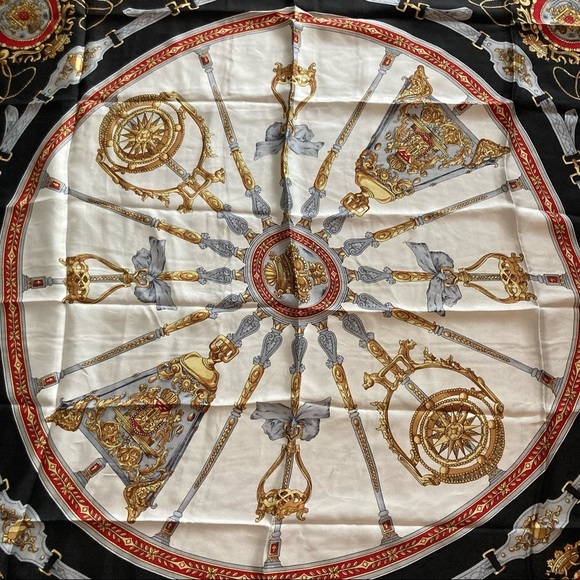 IL SO Fashion Balenciaga Square Scarf - Picture 3 of 5